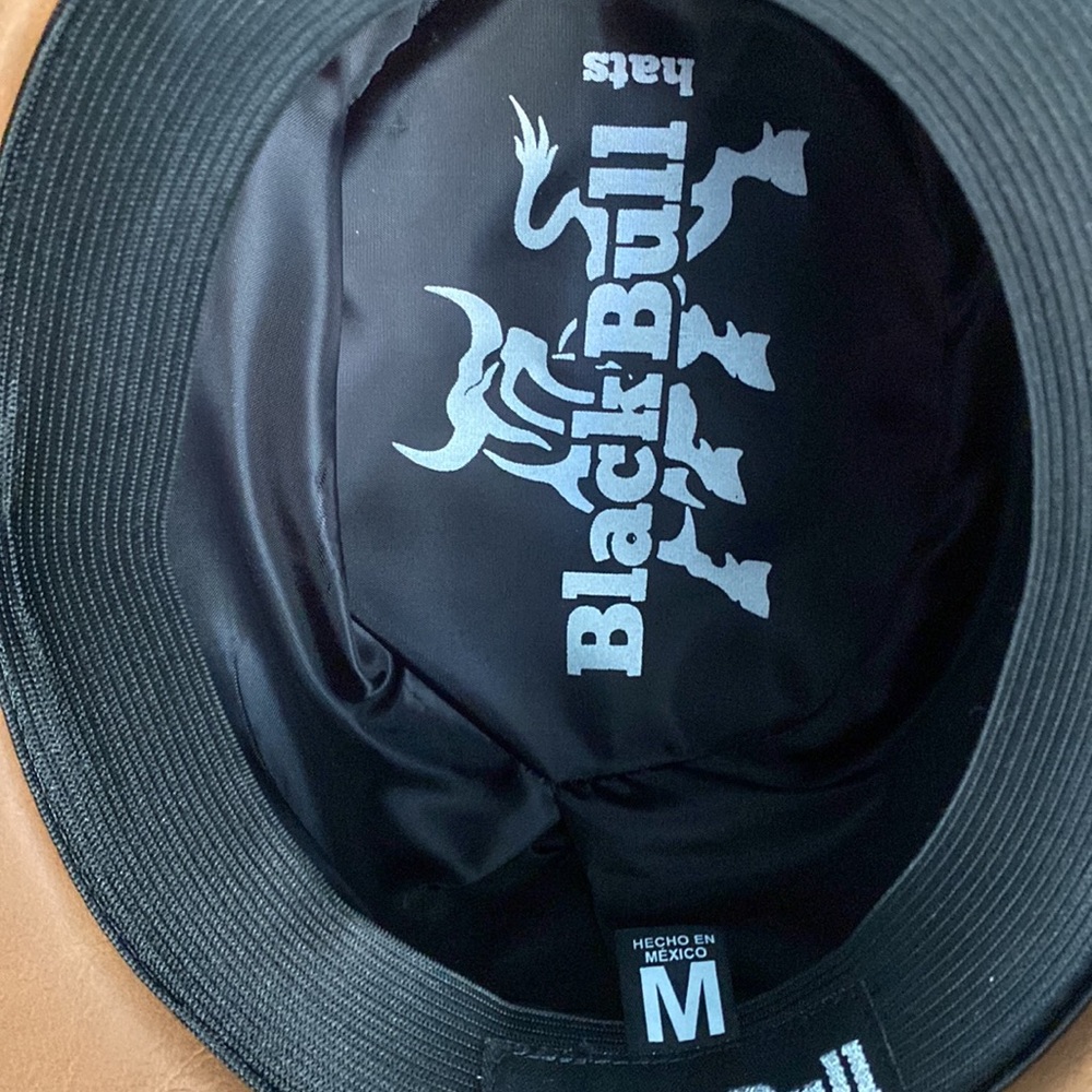 Hat - Picture 3 of 4
